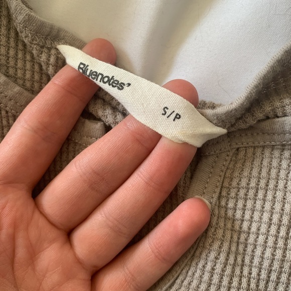 taupe cropped t shirt - Picture 2 of 2